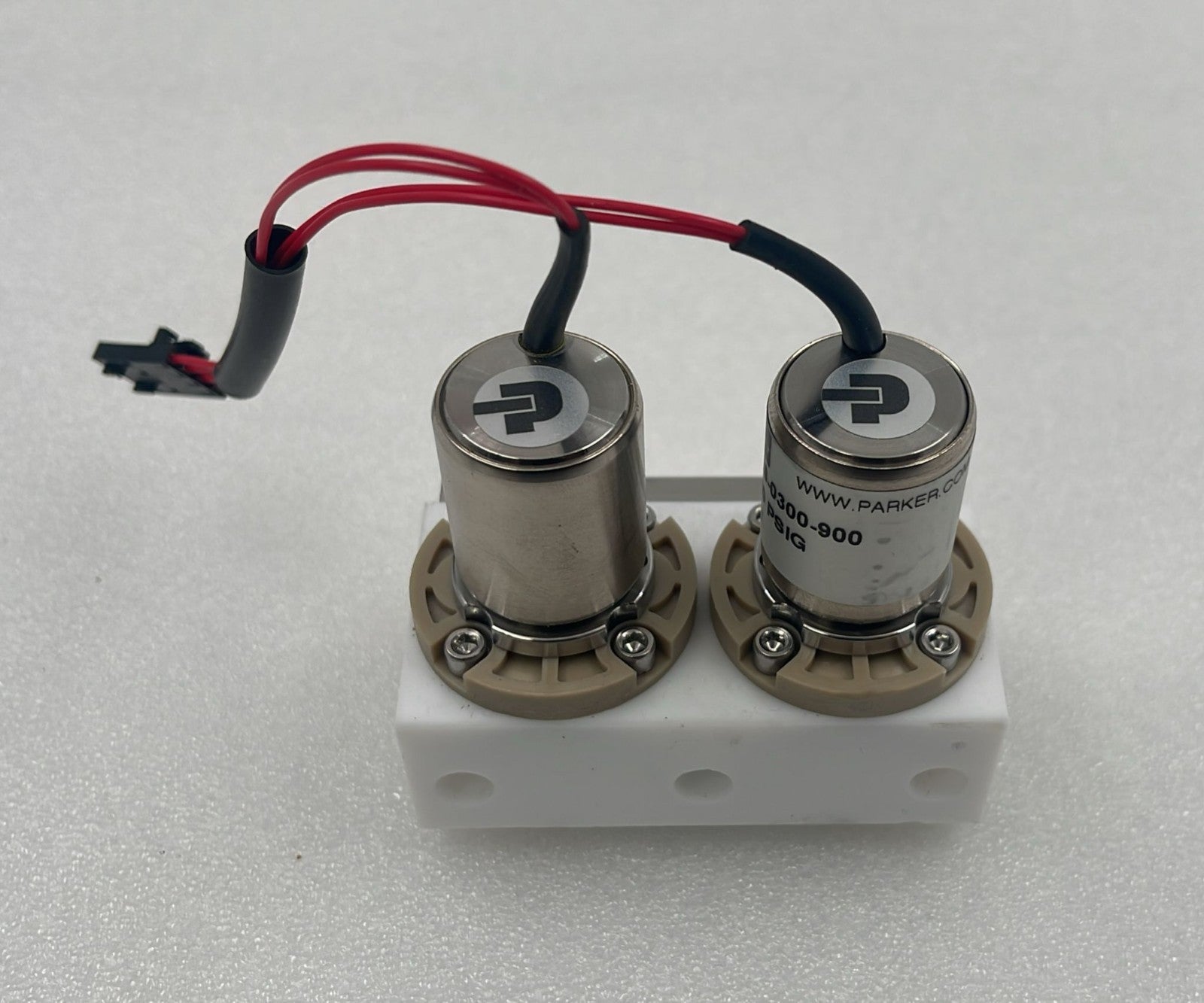 Parker 018-0300-900 HPLC gradient valve assembly front view