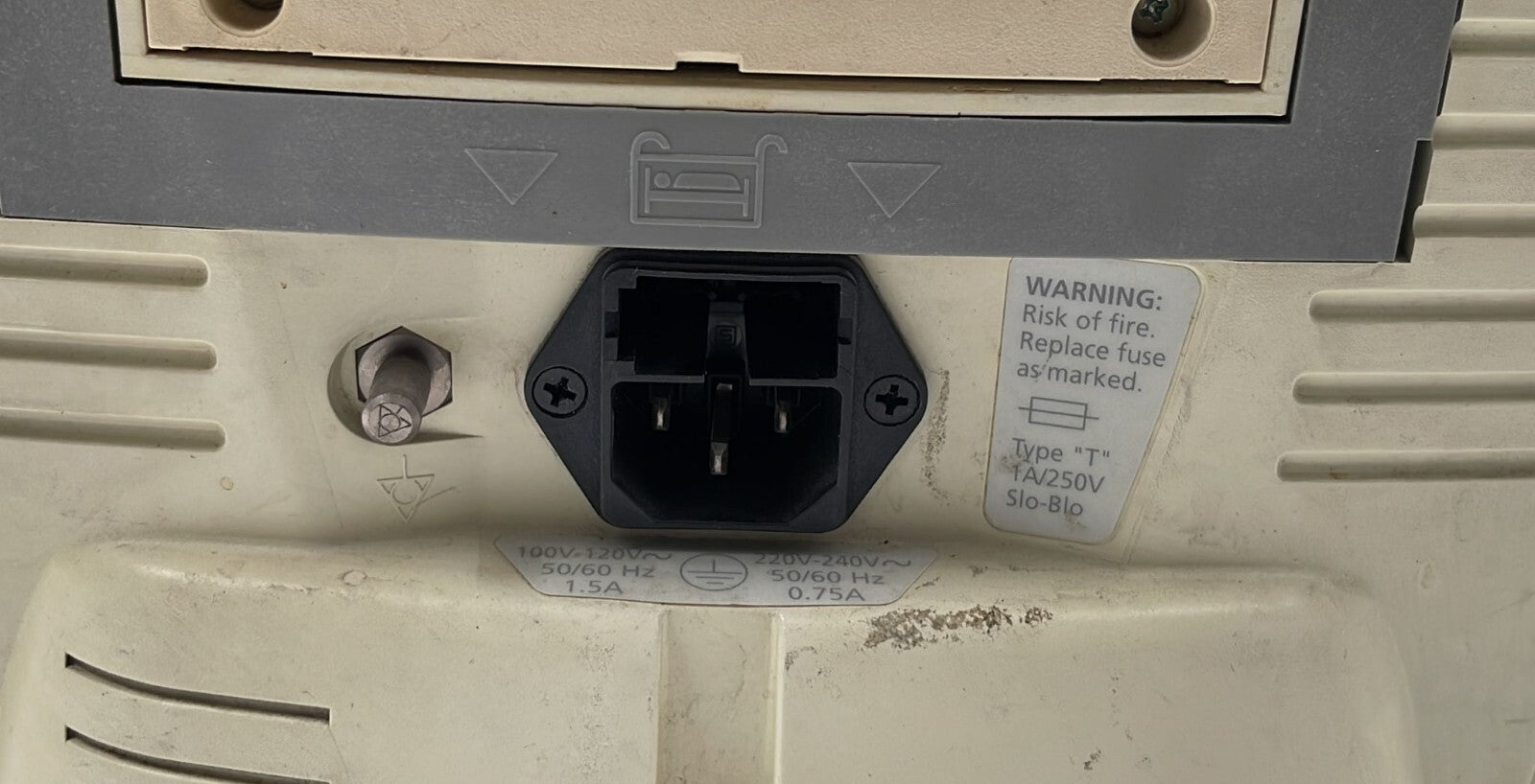 CSI Criticare Systems CSI8100 Monitor **AS IS