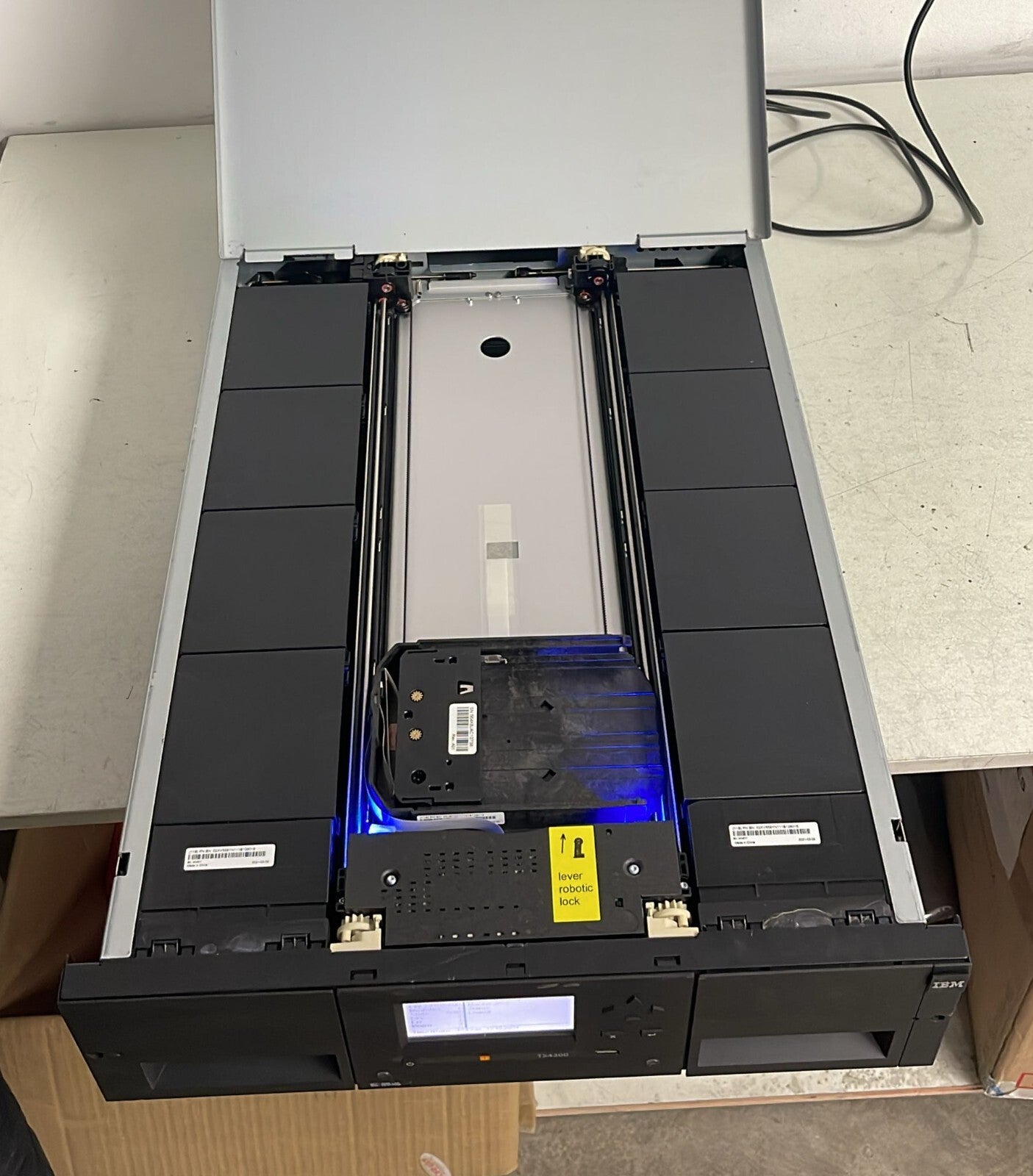 IBM 3555-L3A TS4300 Tape Library Base Unit  **AS IS
