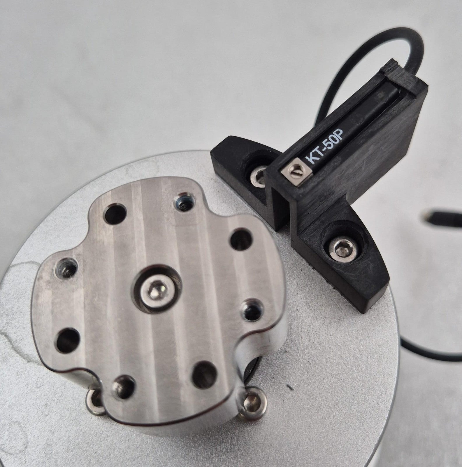 Lam Technologies M1233061 3.0Arms 1.8Nm STEPPER MOTOR W/ Kita KT-50R Sensor