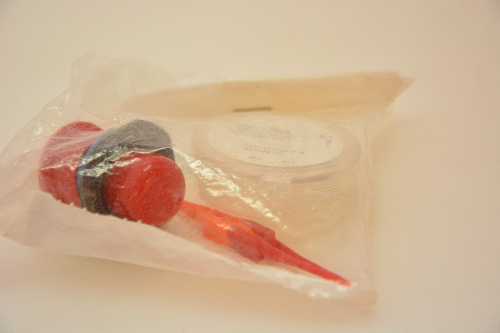 [LOT OF 3 PCS] NEW - Amphenol D38999/24WC8SN M39029 Mil Spec Connector