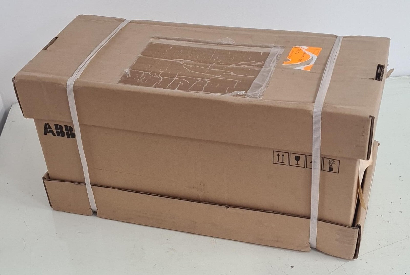 NEW SEAL - ABB ACS880-01-12A6-3+E200 3AUA0000135128 FREQUENCY CONVERTER