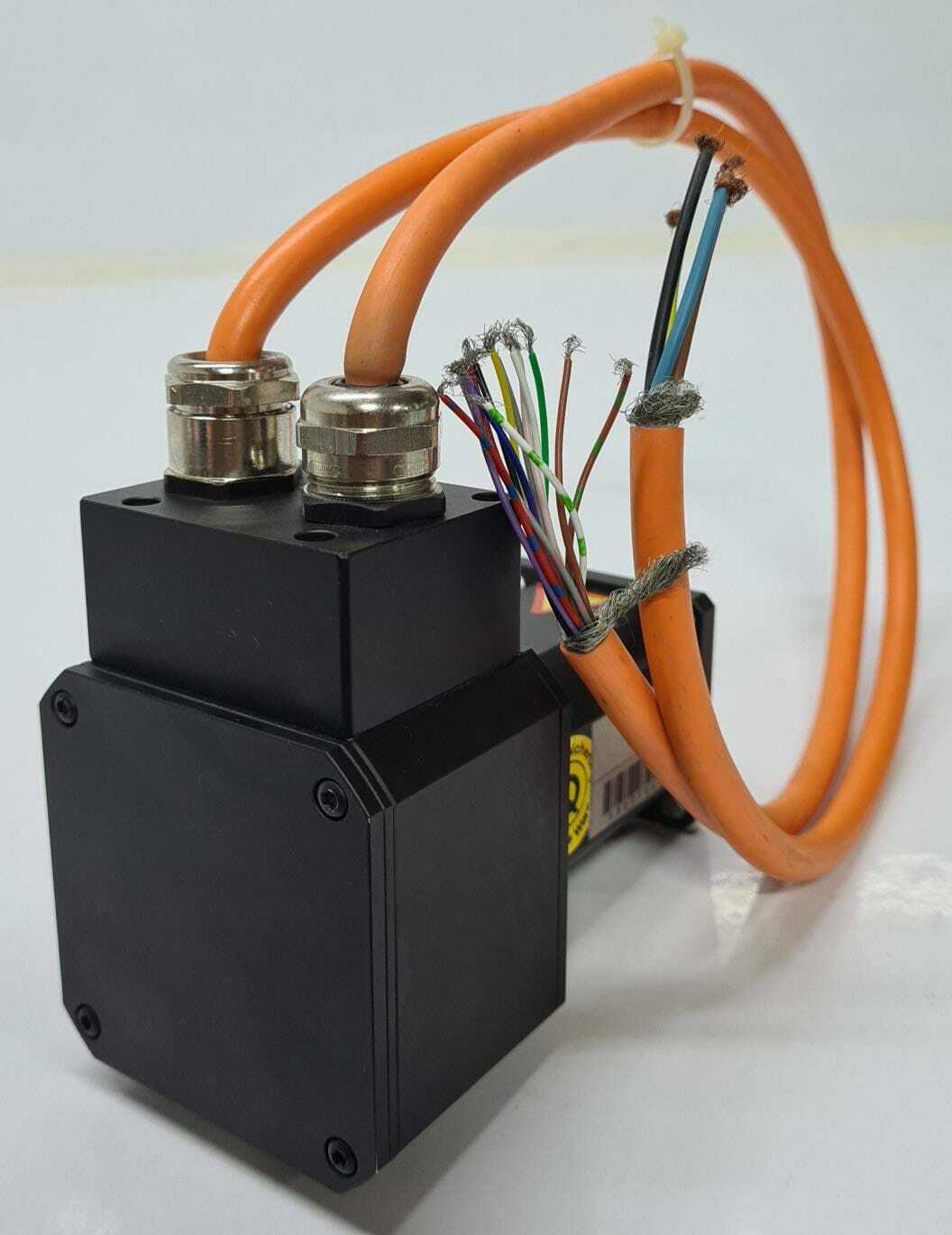 KOLLMORGEN SEIDEL SERVO MOTOR DBL2H00020-CDD50-24V-FLYING 5.5A 0.06 kW