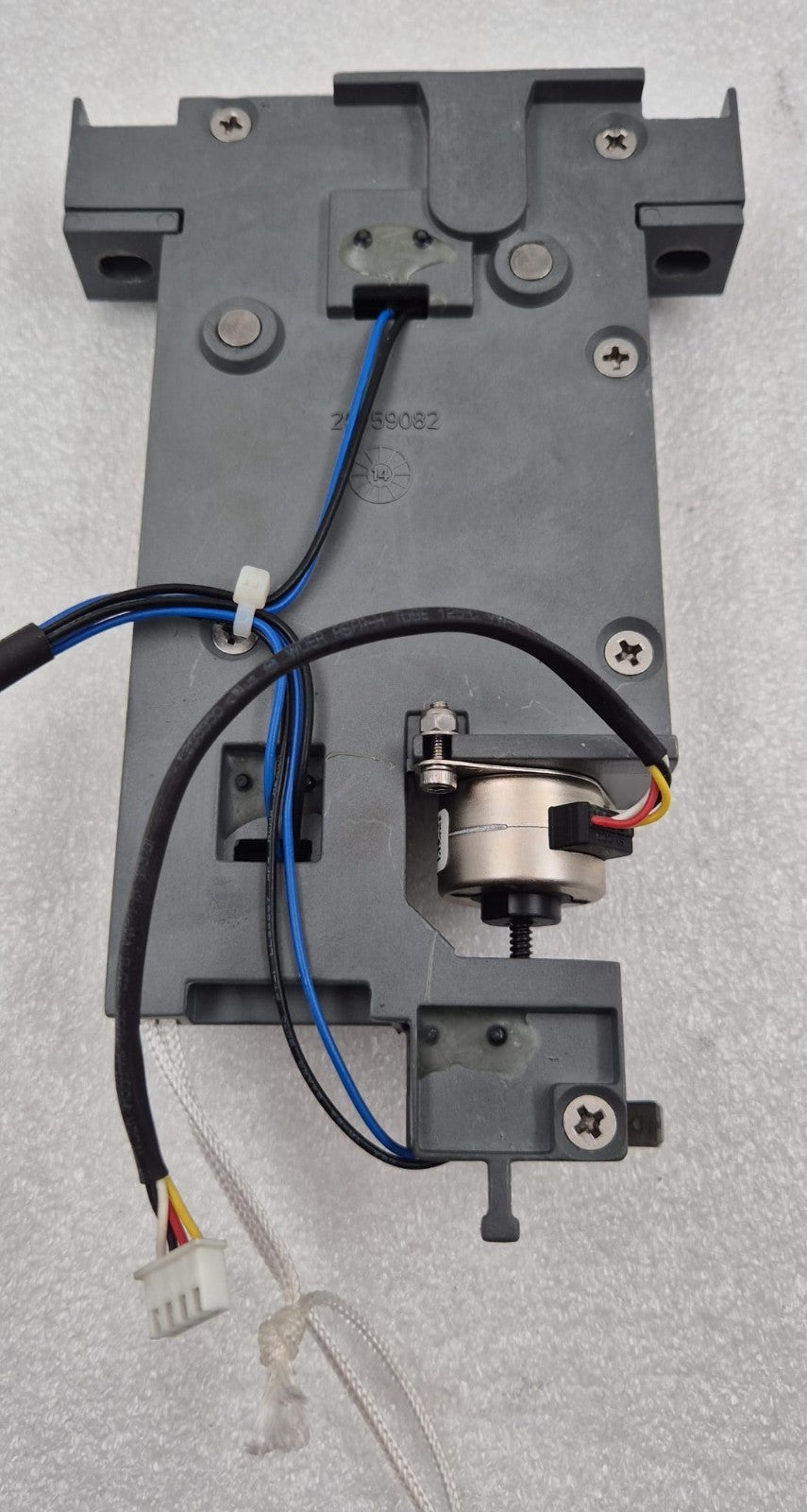 Thermo Scientific Lid Lock 70903020 for Heraeus Megafuge 8 Laboratory Centrifuge