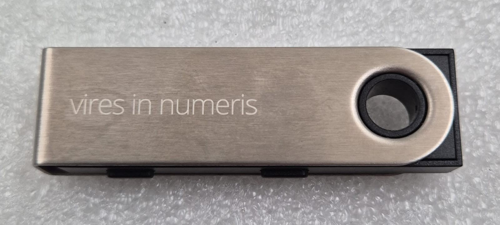 *NEW* Ledger Nano S Cryptocurrency Hardware Wallet (Black)