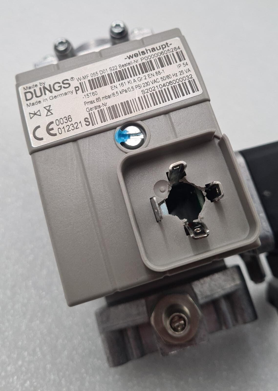 DUNGS Weishaupt Control Gas Valve W-MF 055 D01 S22 605284 W/ GW 50 A5/1 **AS-IS
