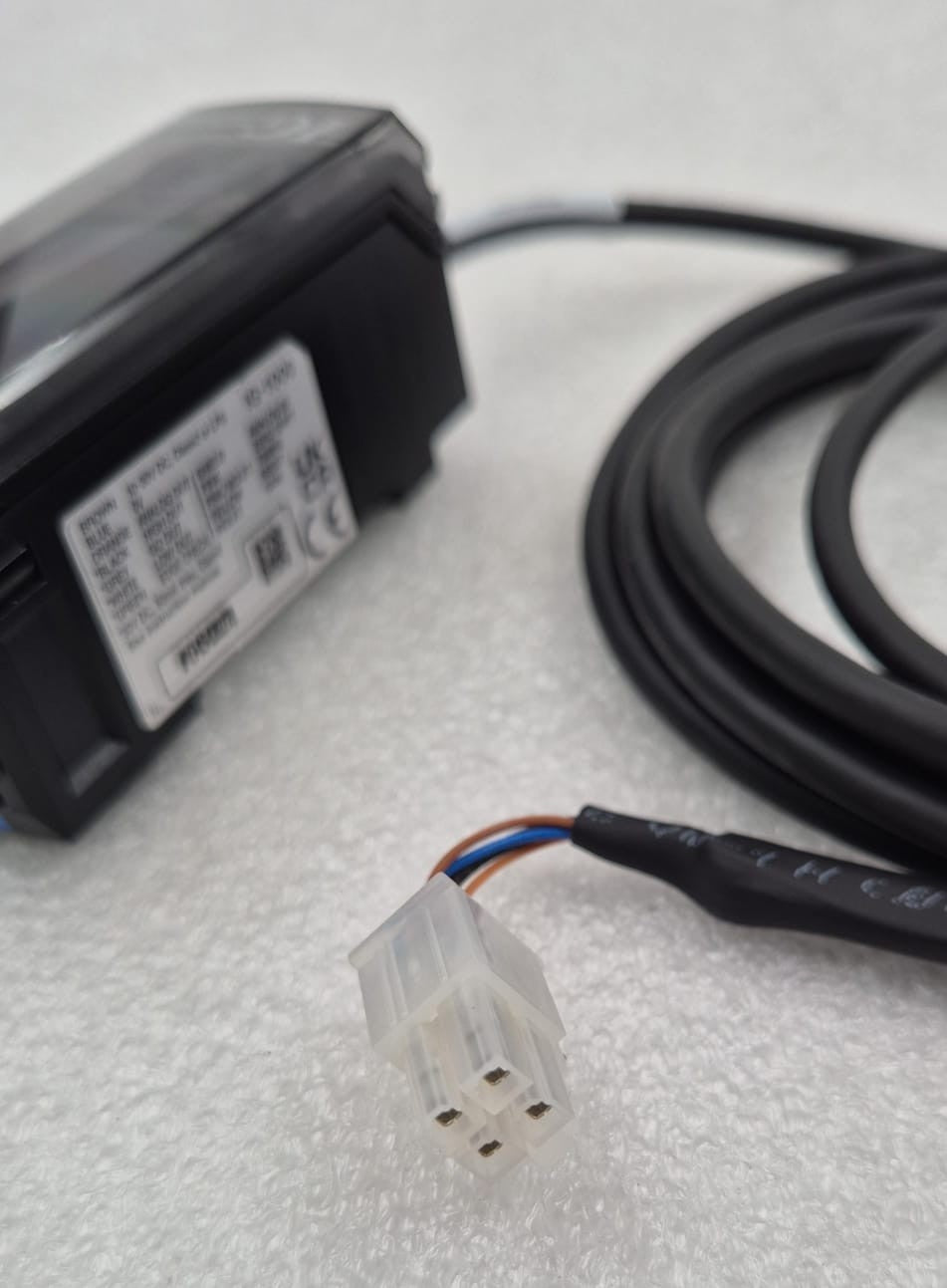 KEYENCE IG Intelligent-G LASER SENSOR IG-1000 TRANSMITTER **NEW**