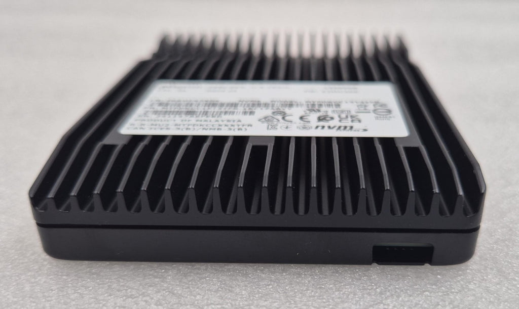 MICRON 7450 PRO 15.36TB SSD U.3 15mm Gen4 x4 NVMe MTFDKCC15T3TFR-1BC1ZABYY