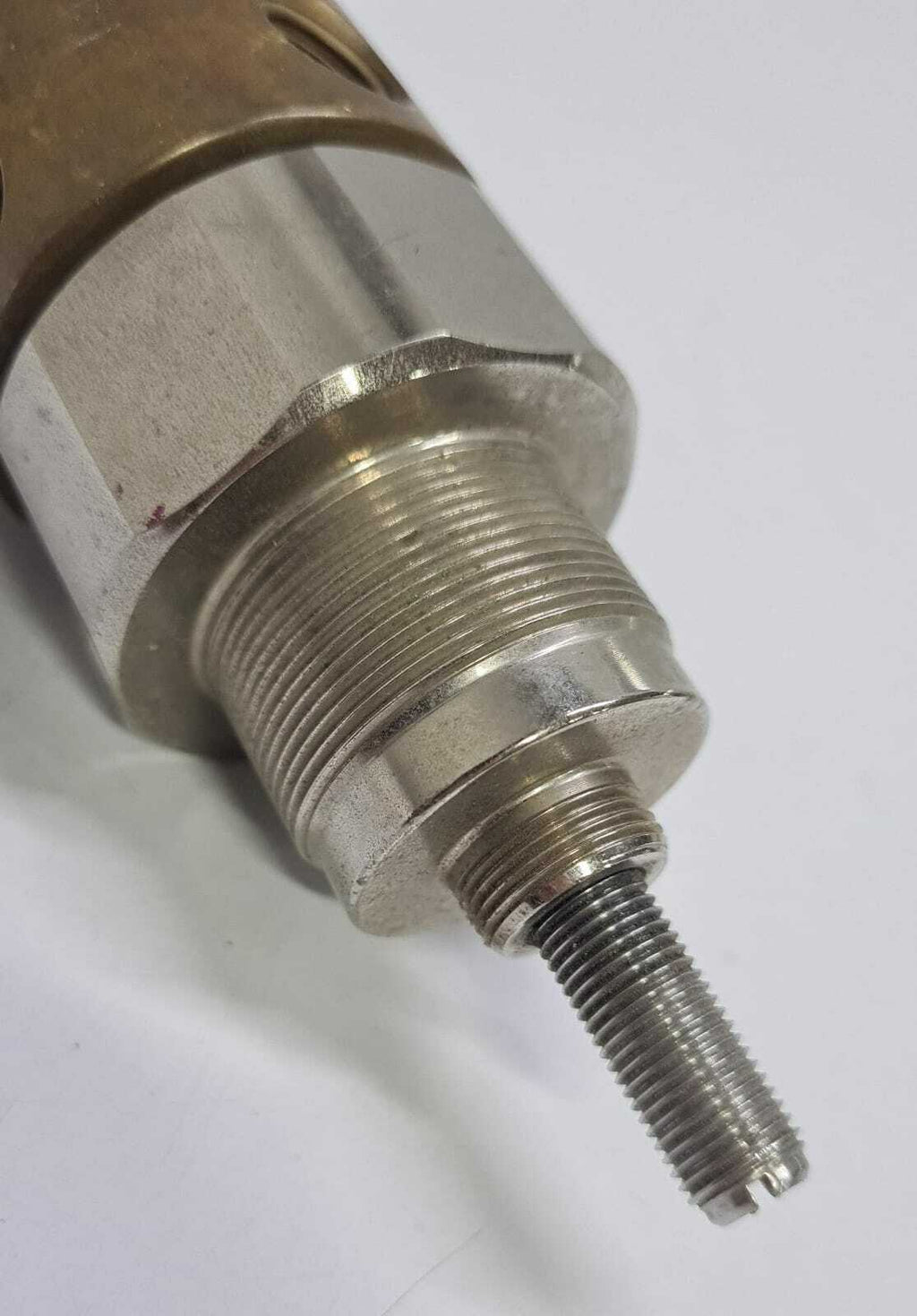 Tescom 44-2210-242-010 Pressure Reducing Regulator max 400 psi Inlet
