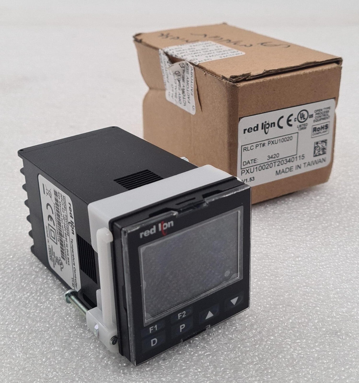 Red Lion PXU10020 digital temperature controller 100-240V panel unit