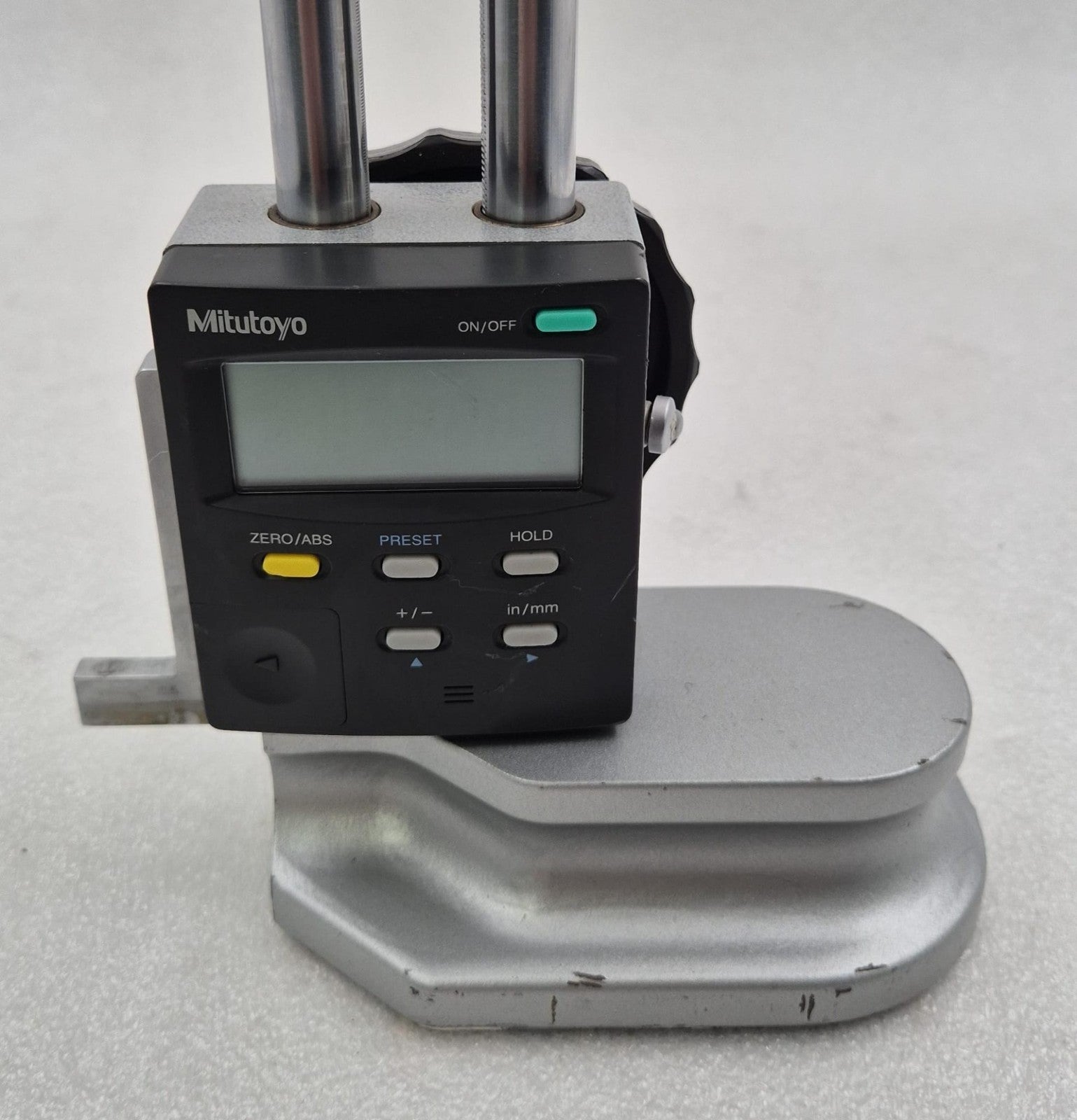 Mitutoyo 192-630 Digimatic Height Gauge 0-12" / 0-300mm Range Gage