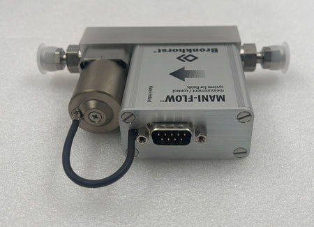 Bronkhorst MIC-104 inlet and outlet port detail