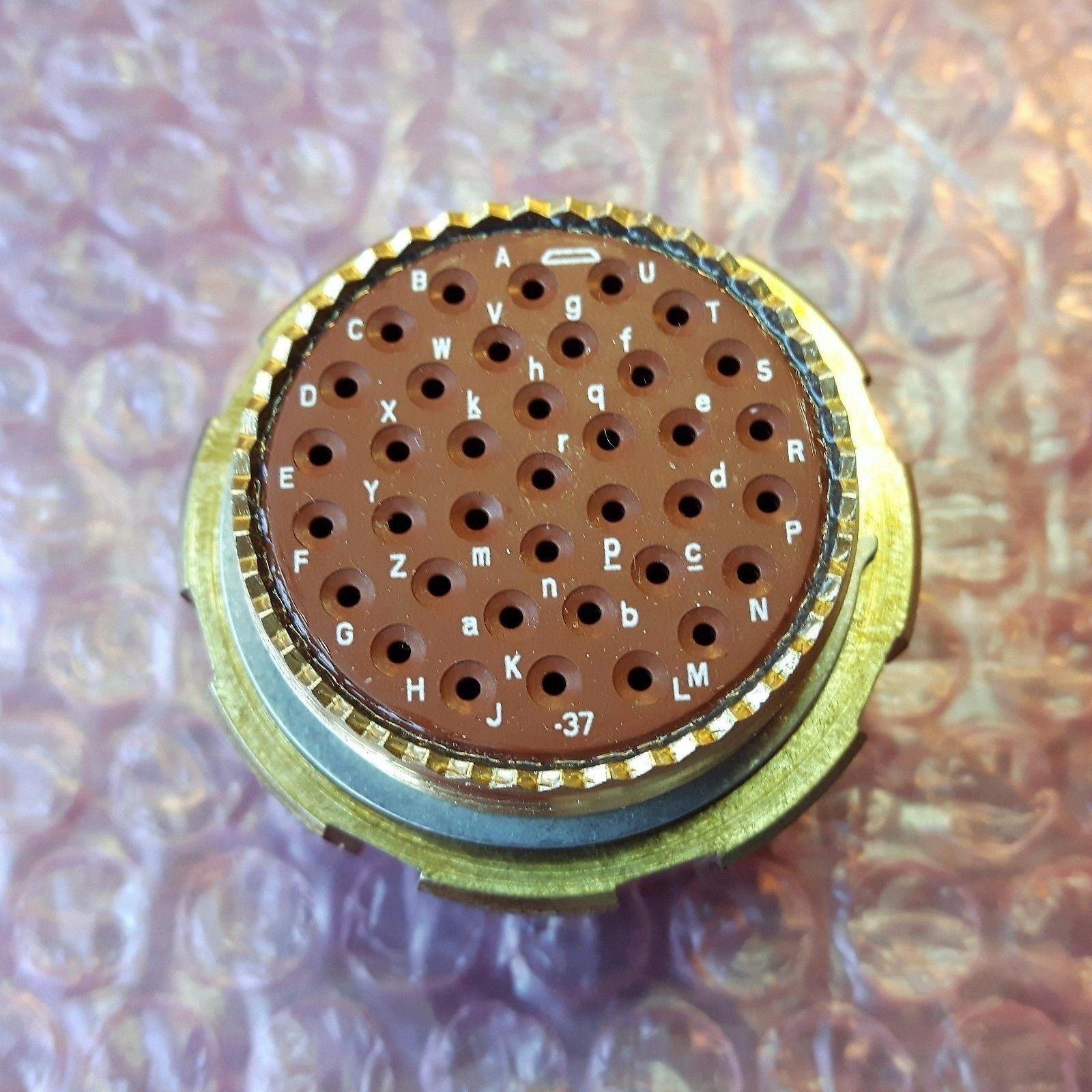 Amphenol TVS06RB-25-37P Mil Spec Connector Plug With Contacts