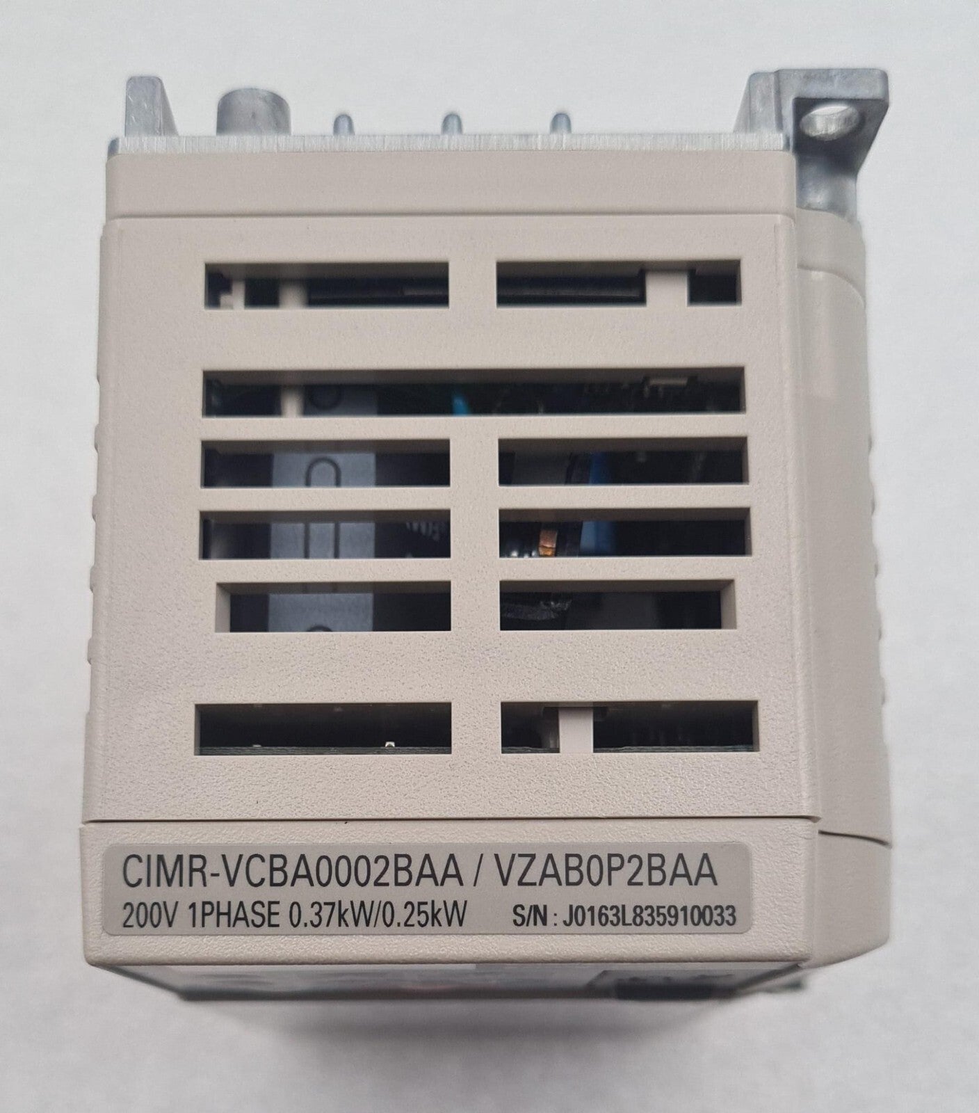 YASKAWA V1000 Frequency Inverter CIMR-VCBA0002BAA VZAB0P2BAA 0.37 / 0.25kW 200V