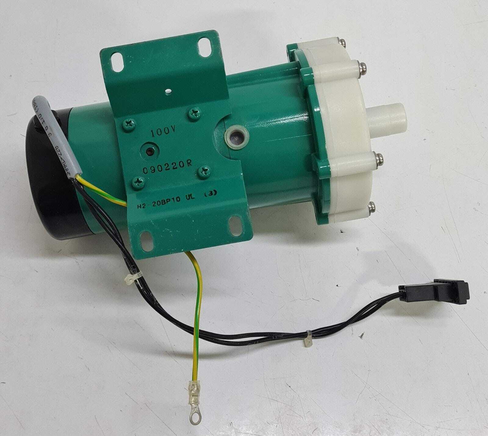 Iwaki Magnet Pump MD-20RZ-NL02 10/11 l/m 100V - Turquoise Color