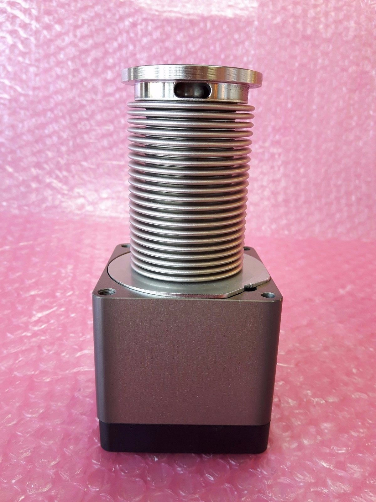 Vat 307500 0011 HV Angle Valve Insert Air Operated.