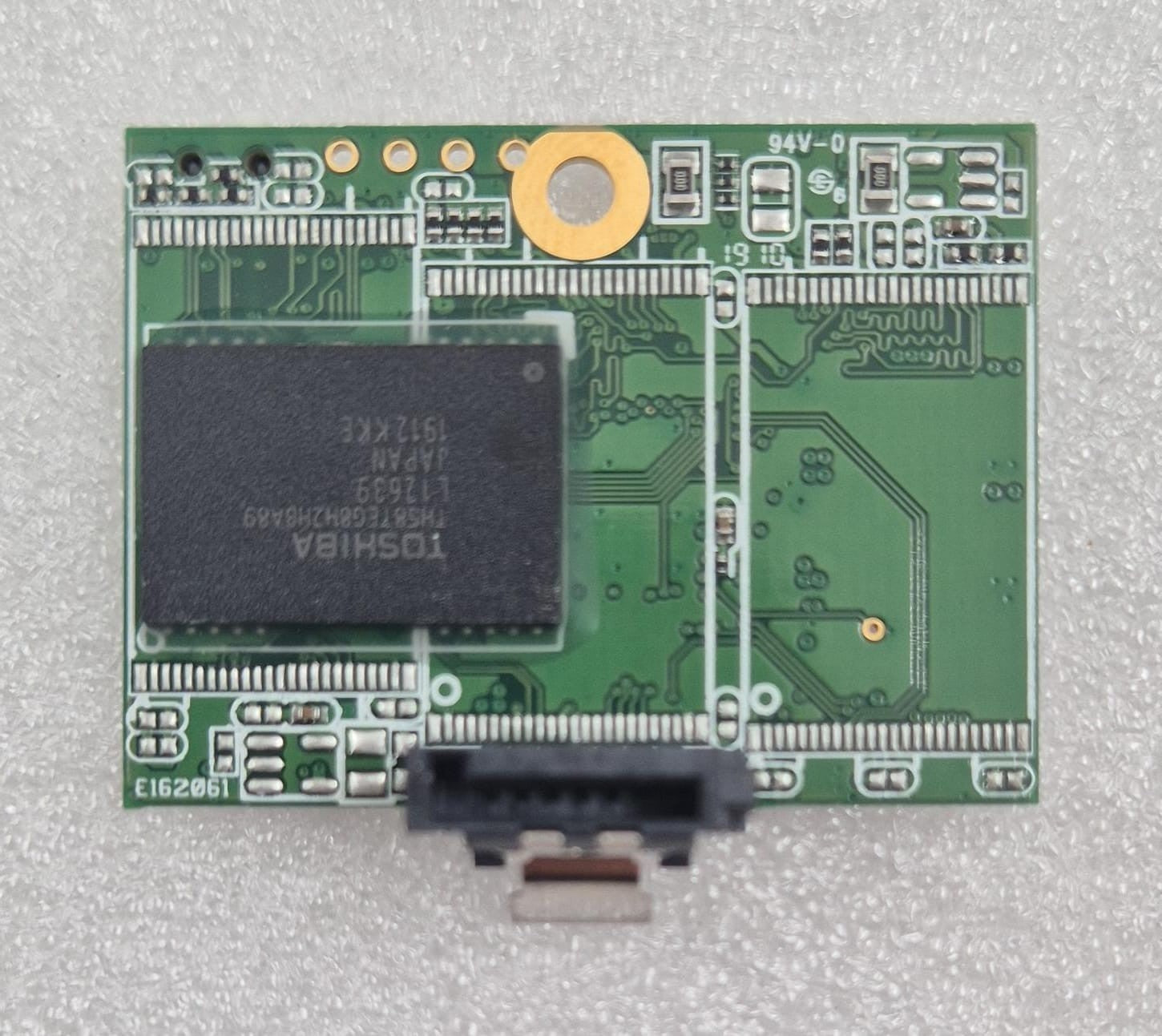 [LOT 4] Innodisk SATADOM-MH 3SE DESMH-32GD07SWADB 32GB Internal Boot SSD Drive