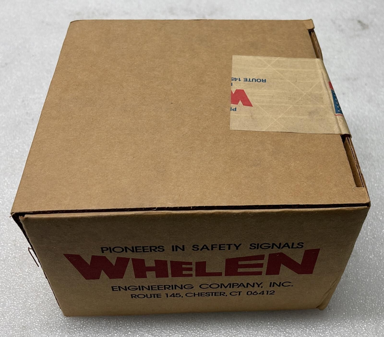 NEW- WHELEN 9037502 01-0790375-02 RED LIGHT WING TIP POSITION STROBE 28V RED RFI
