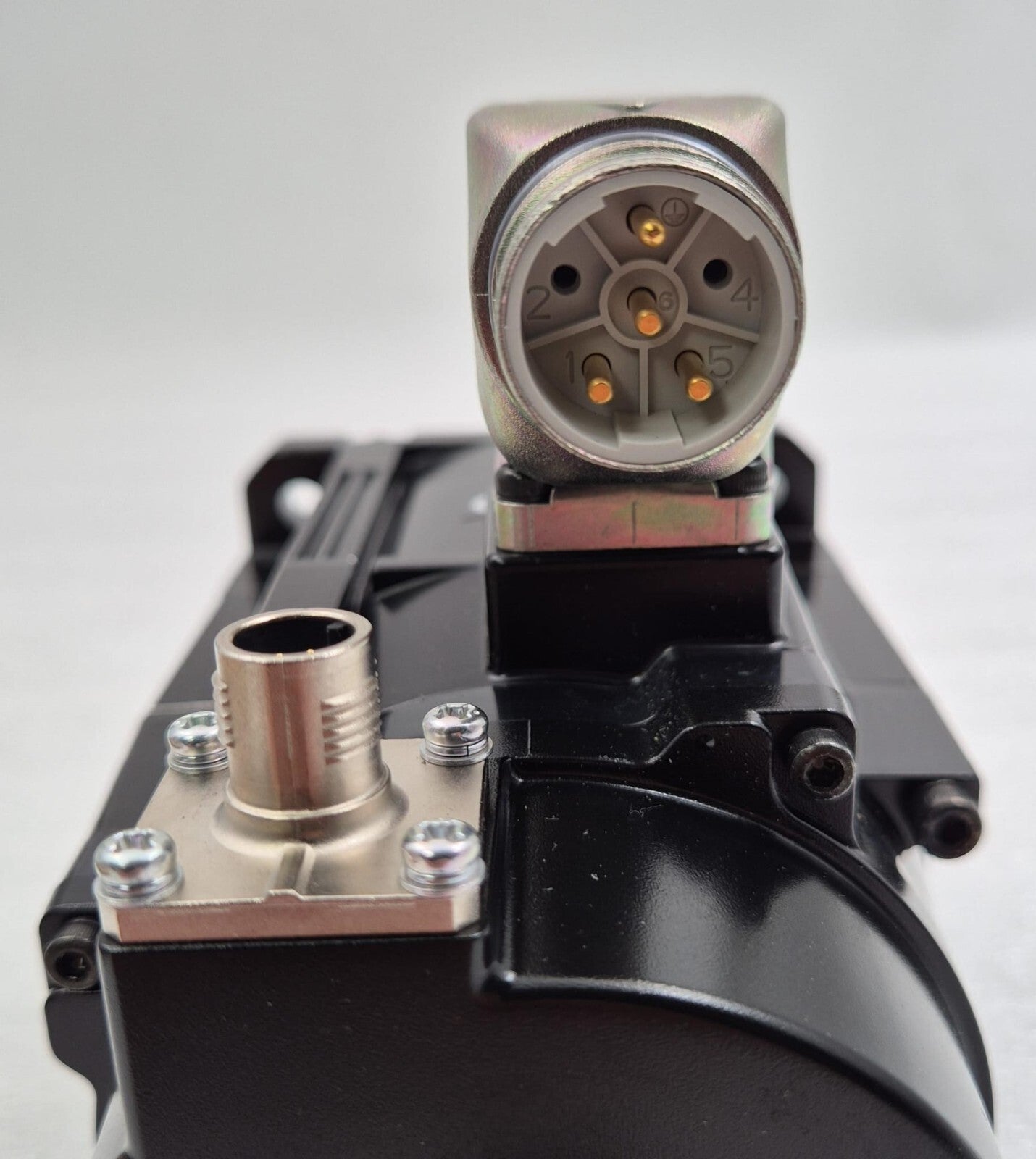 NEW - YASKAWA SGM7G-05D6F61 AC Servo Drive ROTARY SERVOMOTOR