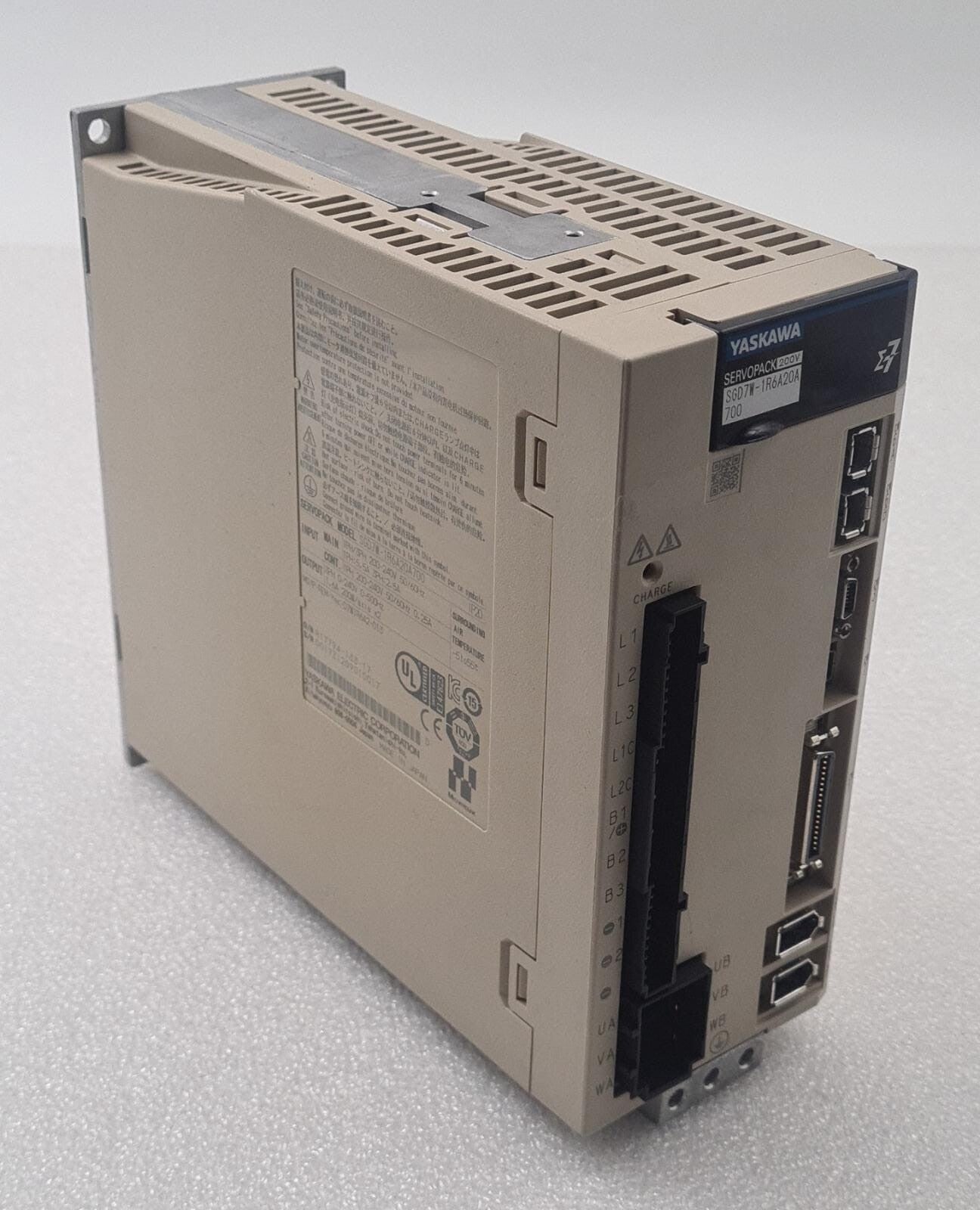 YASKAWA SERVOPACK SGD7W-1R6A20A 700 Servo Driver 200V