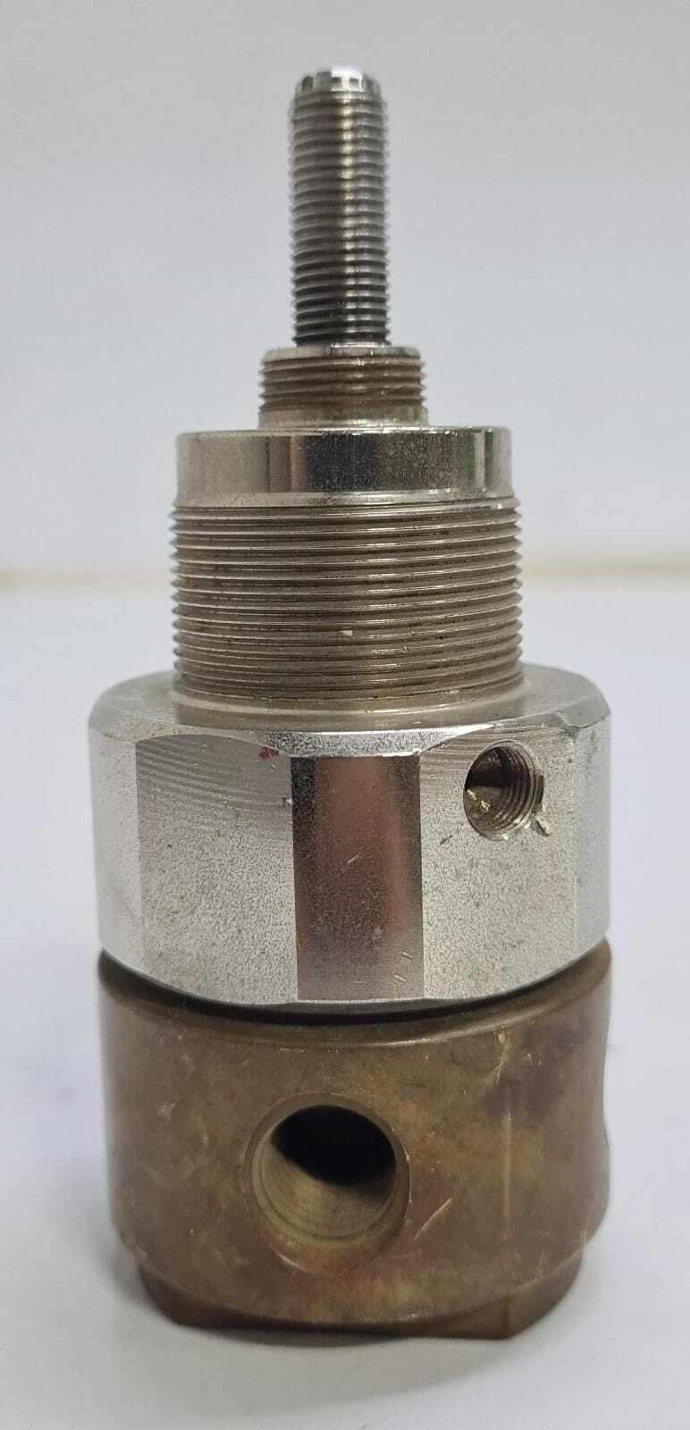 Tescom 44-2210-242-010 Pressure Reducing Regulator max 400 psi Inlet