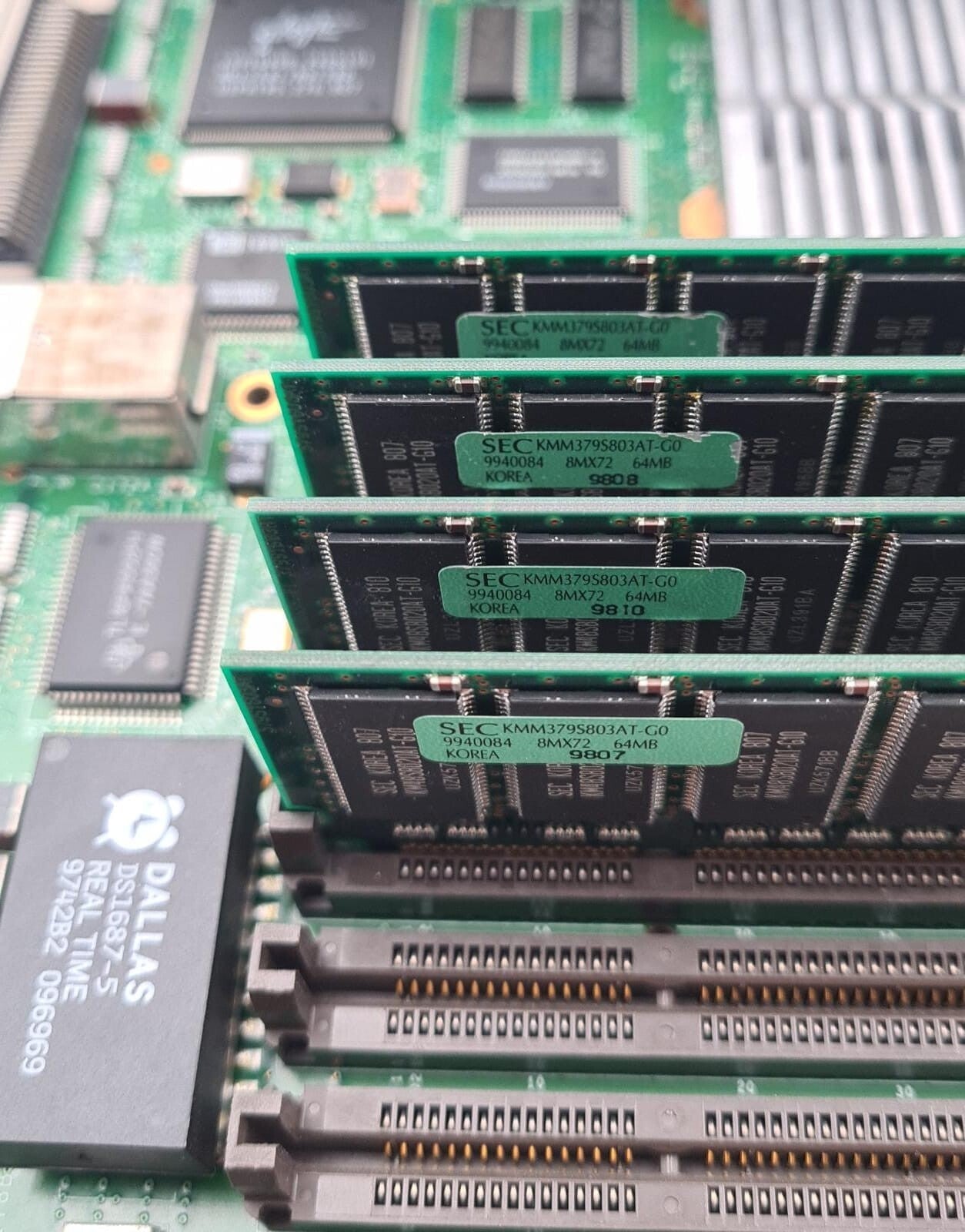 SGI Silicon Graphics Octane Motherboard 030-0887-005 B W/ 4* 64MB RAM