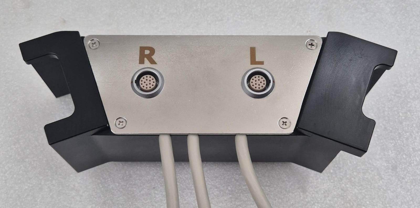 InMode R L Selector Splitter Cable Distributer