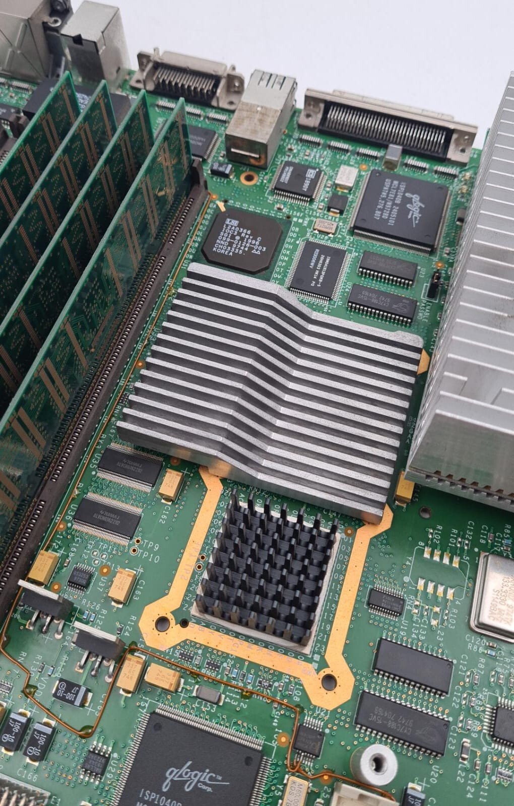 SGI Silicon Graphics Octane Motherboard 030-0887-005 B W/ 4* 64MB RAM