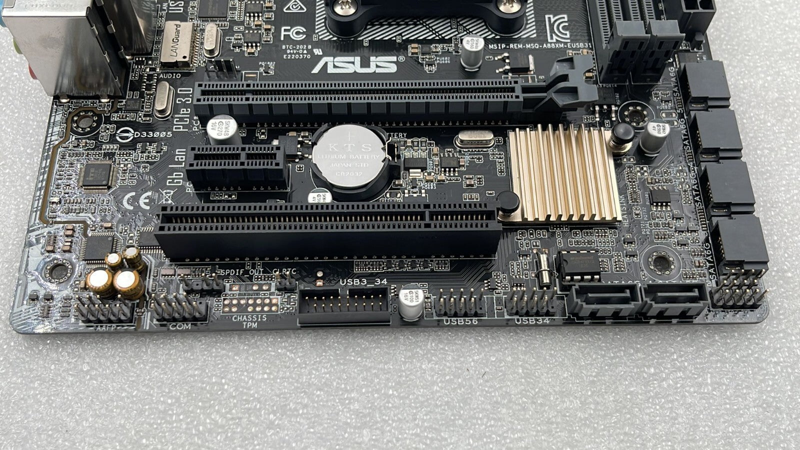 ASUS A88XM-E/USB 3.1 Motherboard W/ AMD A4-4000 CPU
