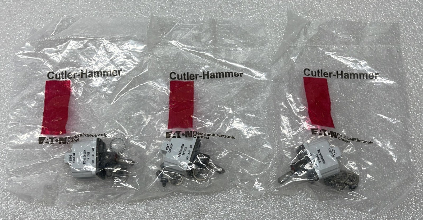 [LOT 3 PCS] NEW - EATON Cutler-Hammer 8501K1 Switch Toggle MS24524-21 3-Position