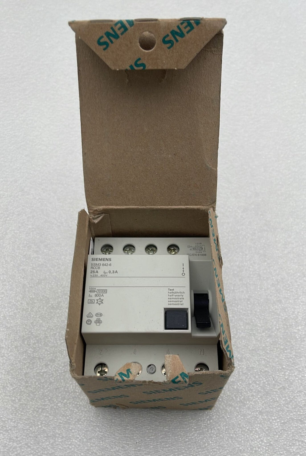 NEW** Siemens 5SM3 642-6 RCCB Circuit breaker 24A 4-Pol 300mA 400V