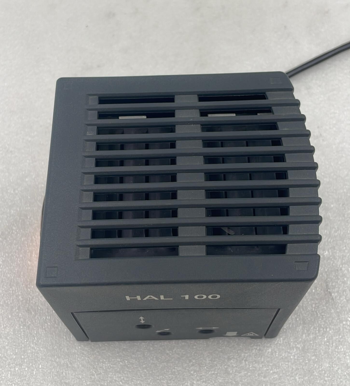 Zeiss HAL 100 Illuminator With Quartz Collector 423000-9901