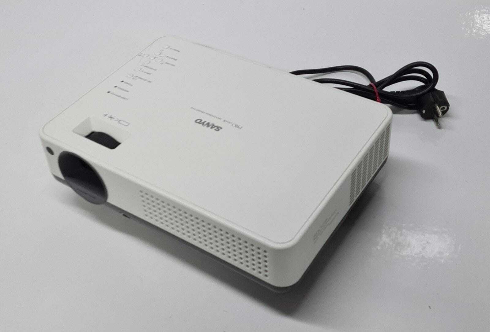 SANYO PLC-XW57 PRO xtraX Multiverse Projector POA-LMP122