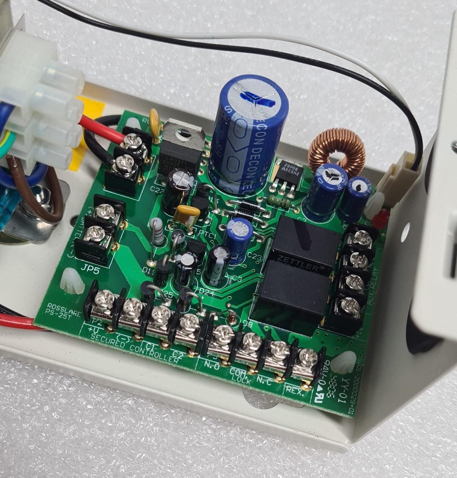 ROSSLARE SECURITY SERVANT PS-A25T Intelligent Dual-Relay Secured Power Supply