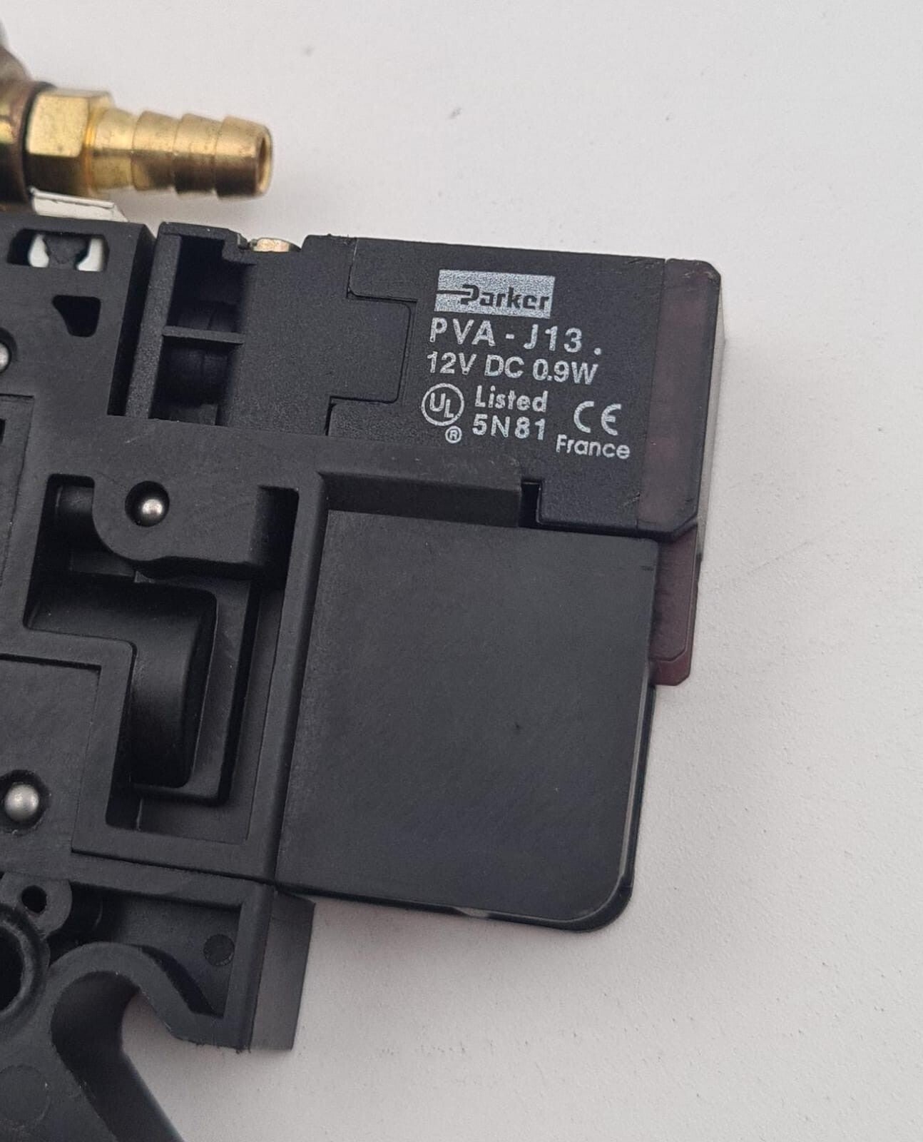 Parker PVA-J13 12V DC 0.9W Air Control Valve W/ Manifold