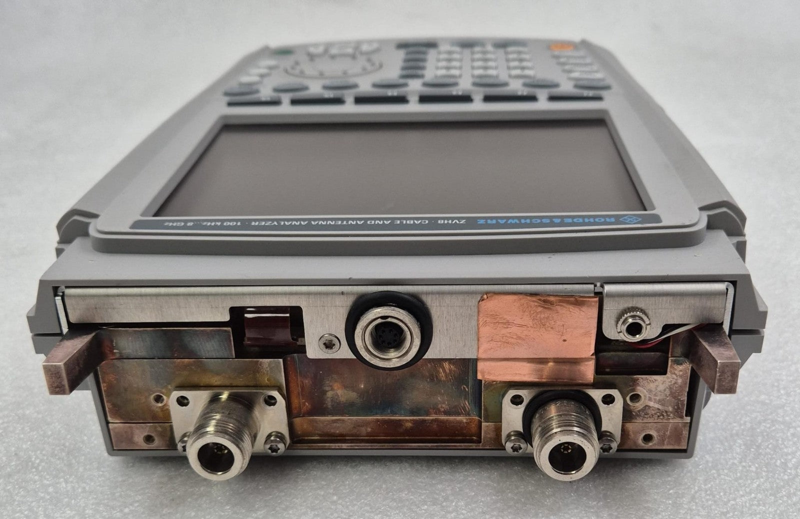 ROHDE & SCHWARZ R&S ZVH8 102452 Handheld Cable and Antenna Analyzer 100KHz-8GHz