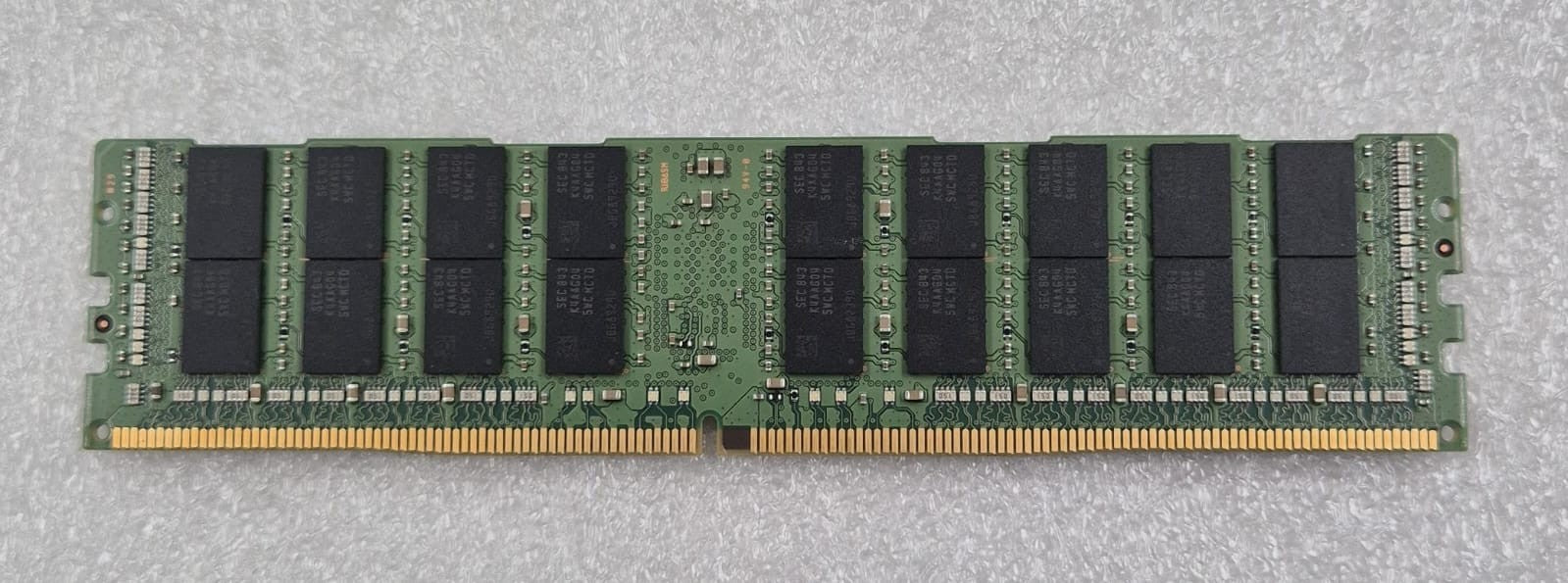 SAMSUNG 64GB 4DRx4 PC4-2666V M386A8K40CM2-CTD6Y Server Memory RAM LENOVO 01DE975