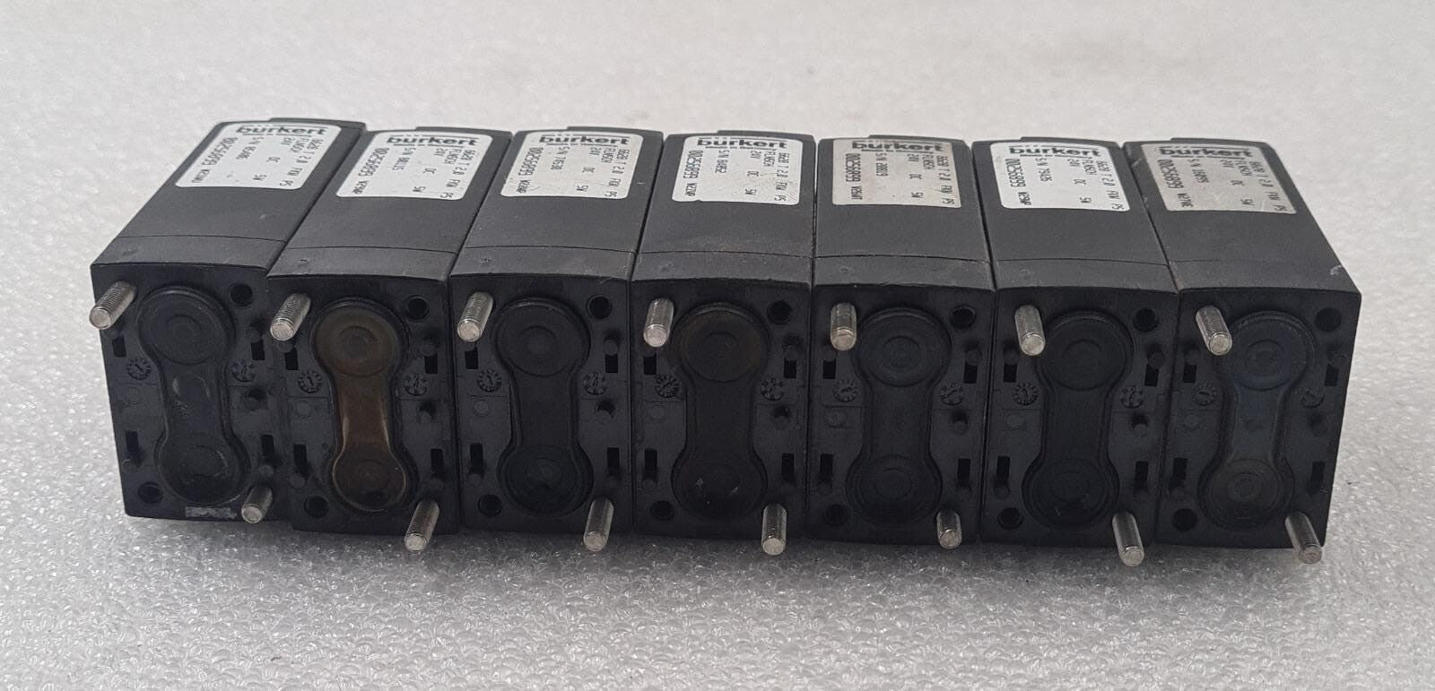 [LOT OF 7] Burkert 6628 00256899 T 2.0 FKM PS FLNSCH 24V Rocker Solenoid Valve