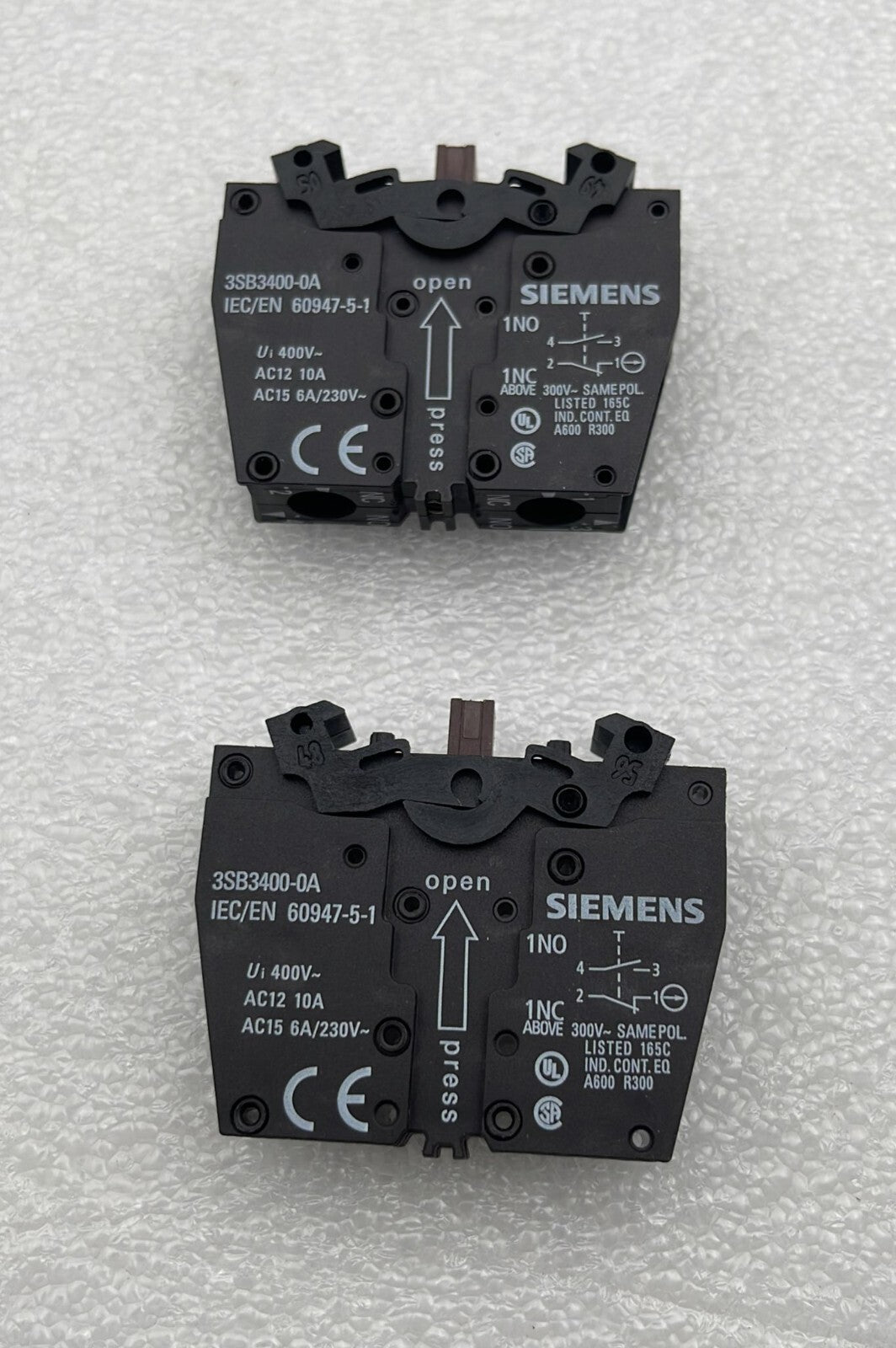 [LOT OF 4] Siemens 3SB3 208-2DA11 Knebel 3 Position Maintained Selector Switch