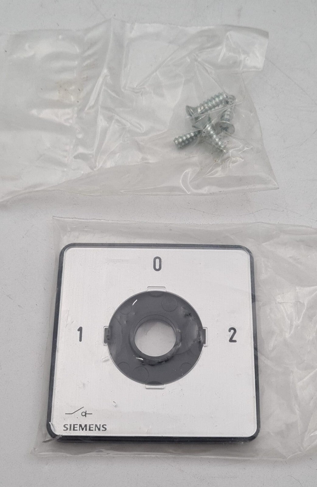 NEW - Siemens 3LD2223-7UK01 Changeover Switch Knob 3ZX1012-0LD20-2AT1