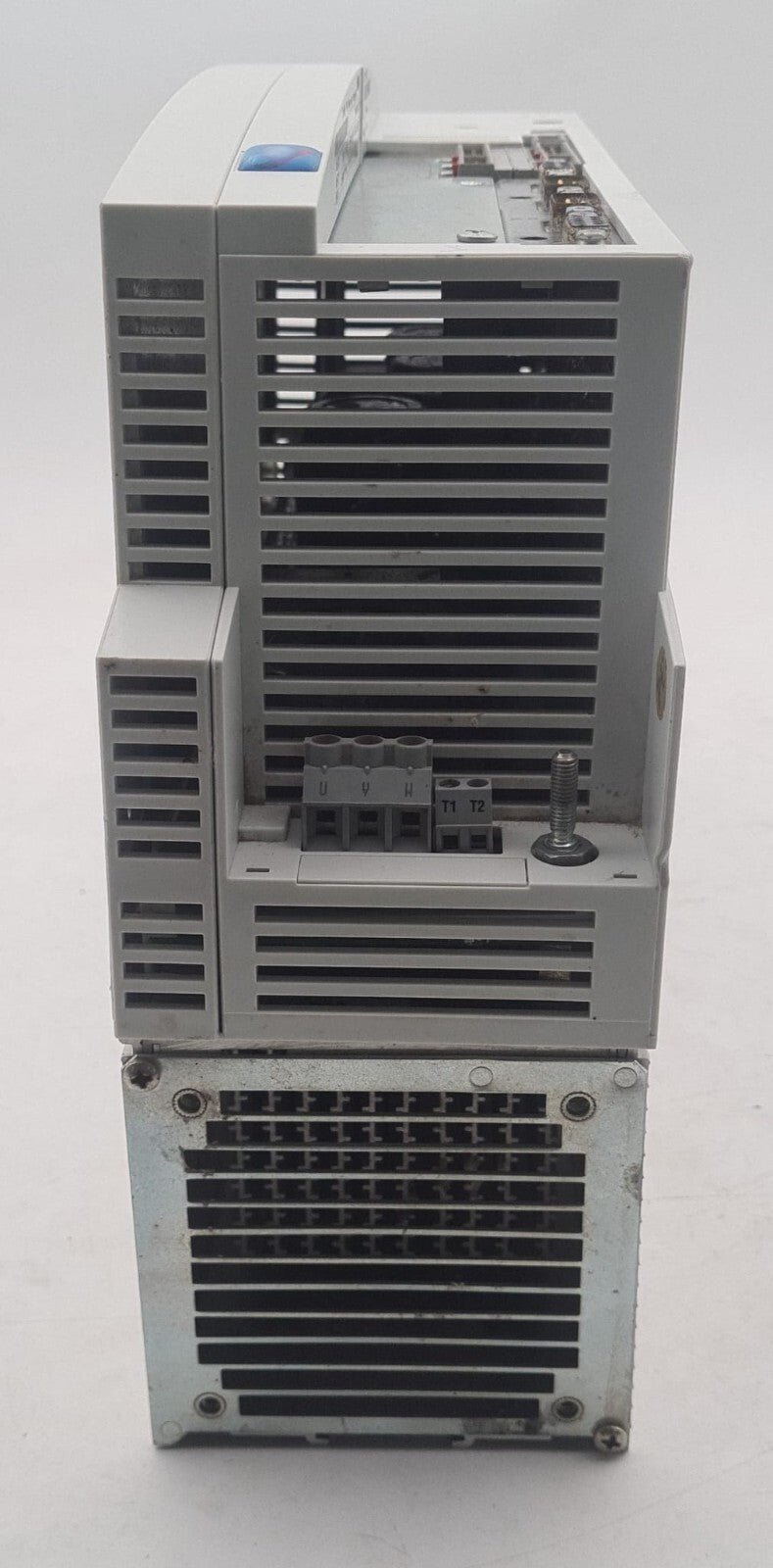 Lenze EVS9323-ES 13325136 33.9323SE.8G.81. 02456574 Servo Inverter 10A/600V