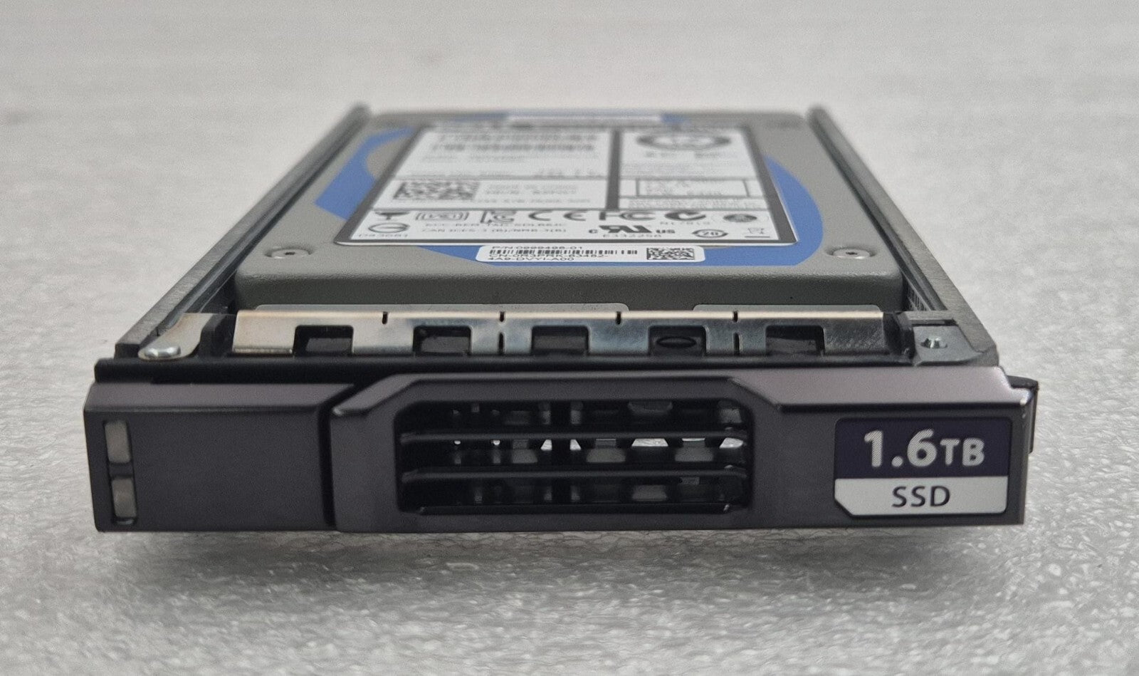 Dell 1.6TB SSD SAS 6Gb/s 2.5'' LB1606R 6JC-016T-21 82FG7 W/ Compellent Caddy