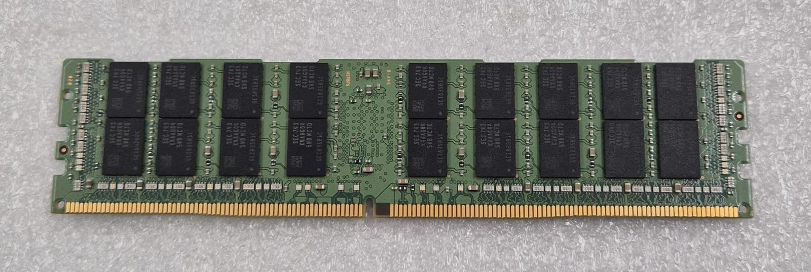 SAMSUNG 64GB 4DRx4 PC4-2666V M386A8K40BM2-CTD6Q Server Memory RAM LENOVO 01DE975