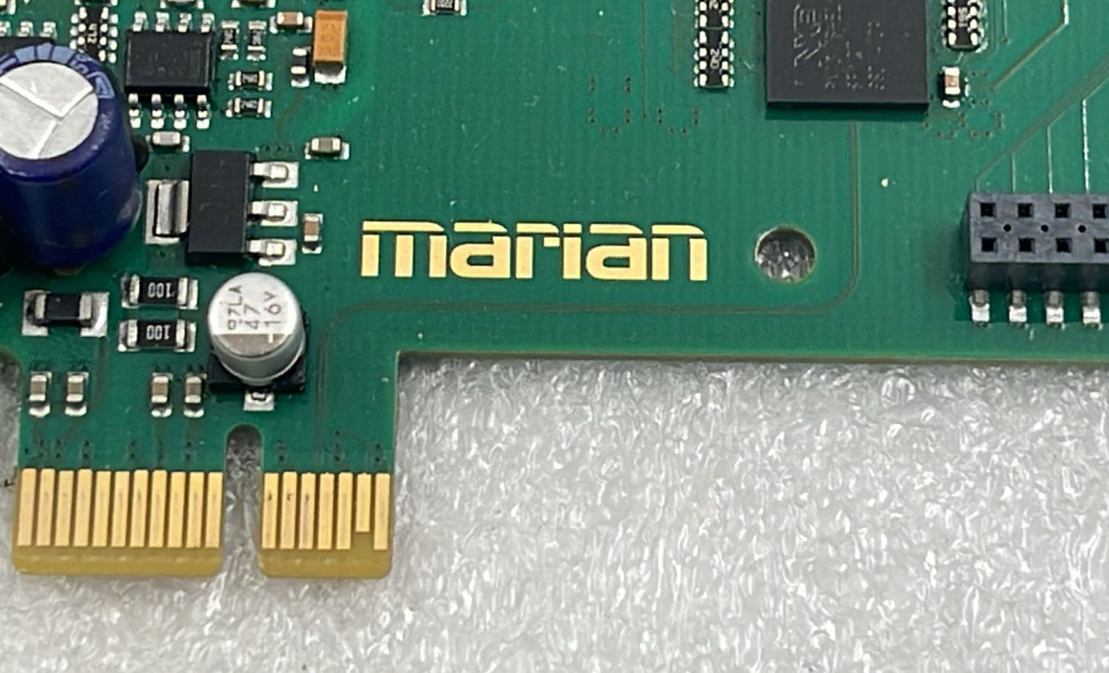 Marian Seraph 8+ PCIe edge connector close-up