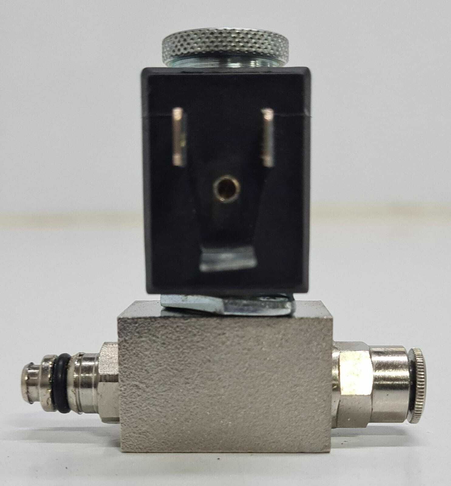 CAMOZZI A321-1C2 Directly Operated Solenoid Valve W/ CAMOZZI U77 Coil - Type #2