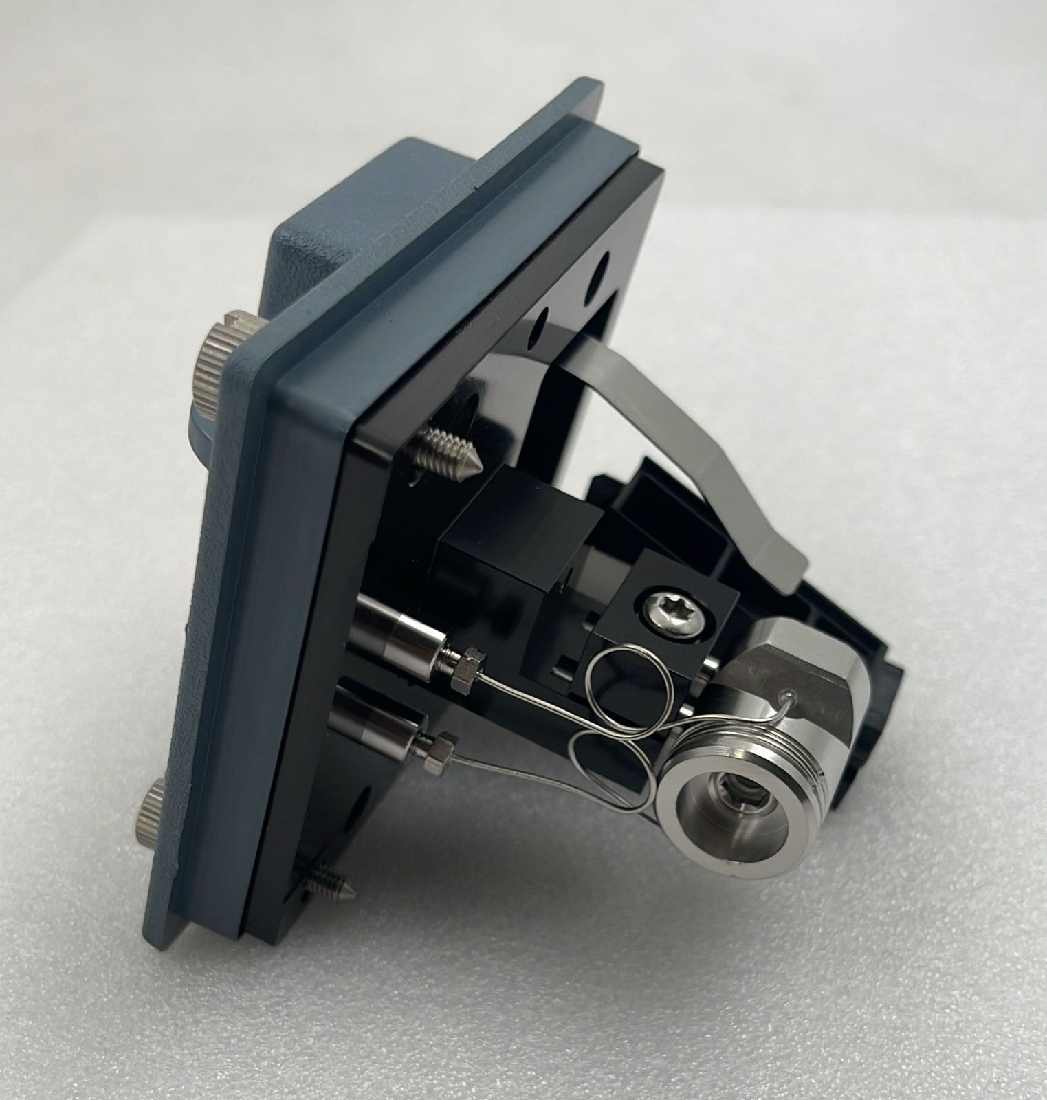 Waters Alliance 289007906 analytical flow cell assembly angled view