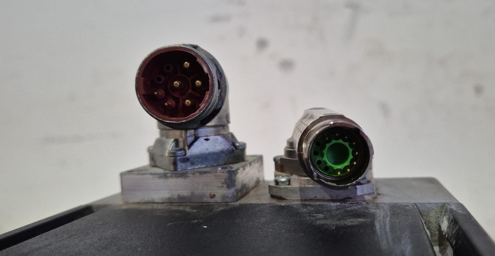 EMERSON 190UDA090XXHFX215240-SHPE Unimotor Servo Motor 10-POLE DRIVE VPWM