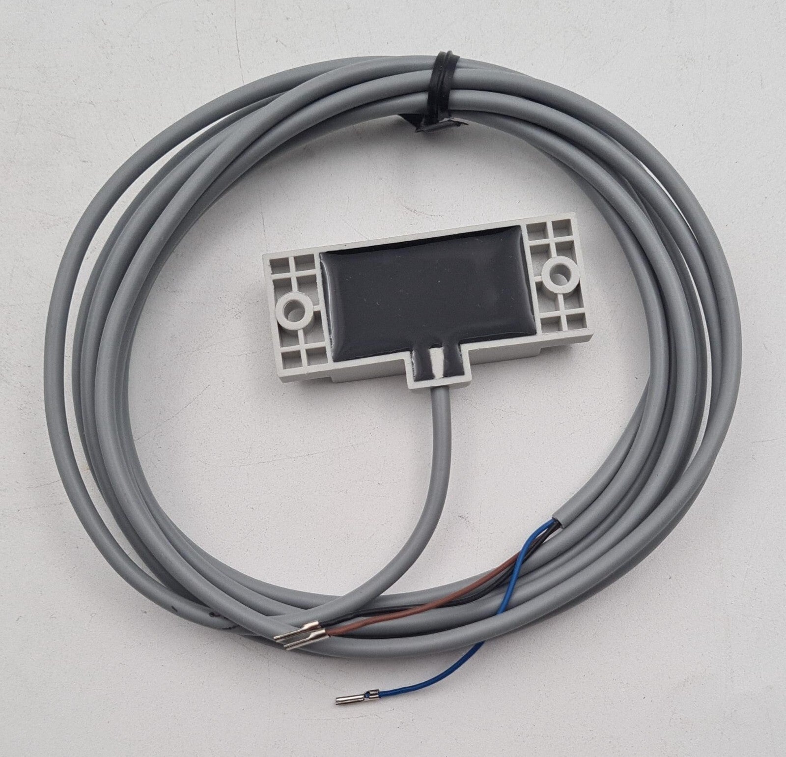 LANBAO CE34SN10DPC Capacitive Proximity Sensor Switch 10-30VDC 200mA 10mm