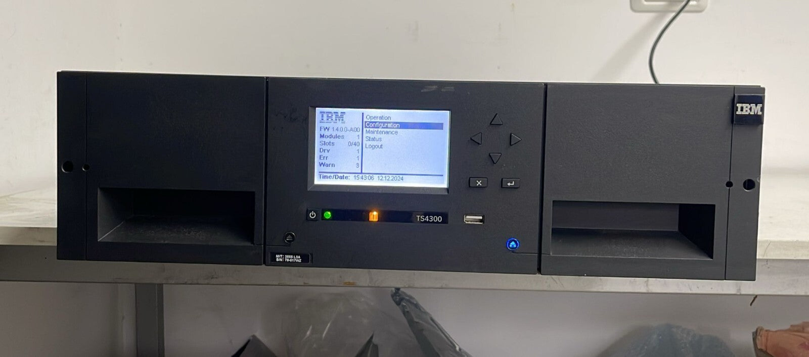 IBM 3555-L3A TS4300 Tape Library Base Unit  **AS IS