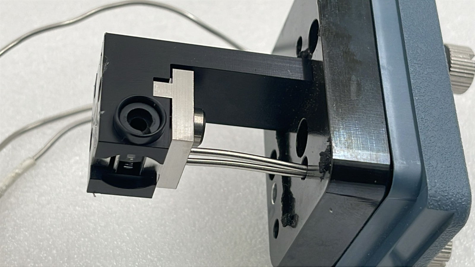 Waters Alliance 289007905 optical mount side view